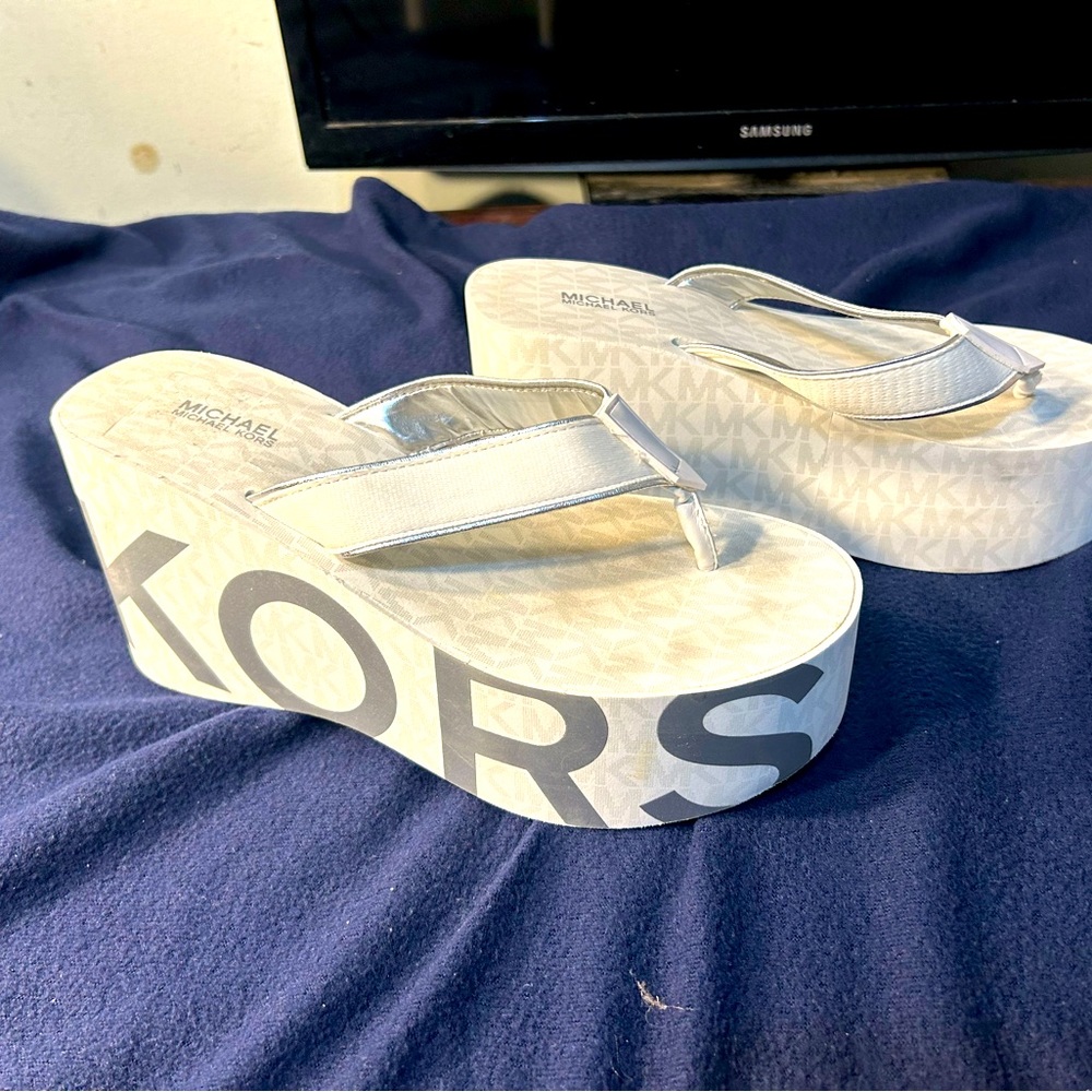 Michael Kors, Benny platforms
